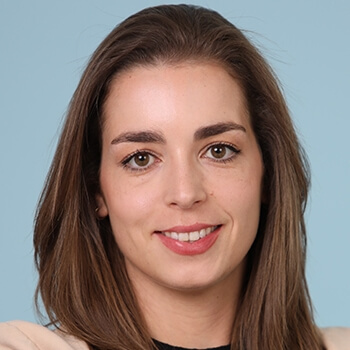 <strong><span>Sophie Enzinger</span> TUI Österreich</strong><br>Verantwortet bei TUI Österreich Veranstaltermarketing, Retailmarketing, Partnermarketing, Kampagnenmanagement und Social Media.